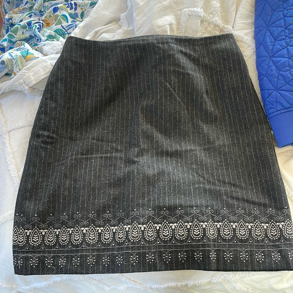 Ann talor. Size 8 pinstripe mini 18” long